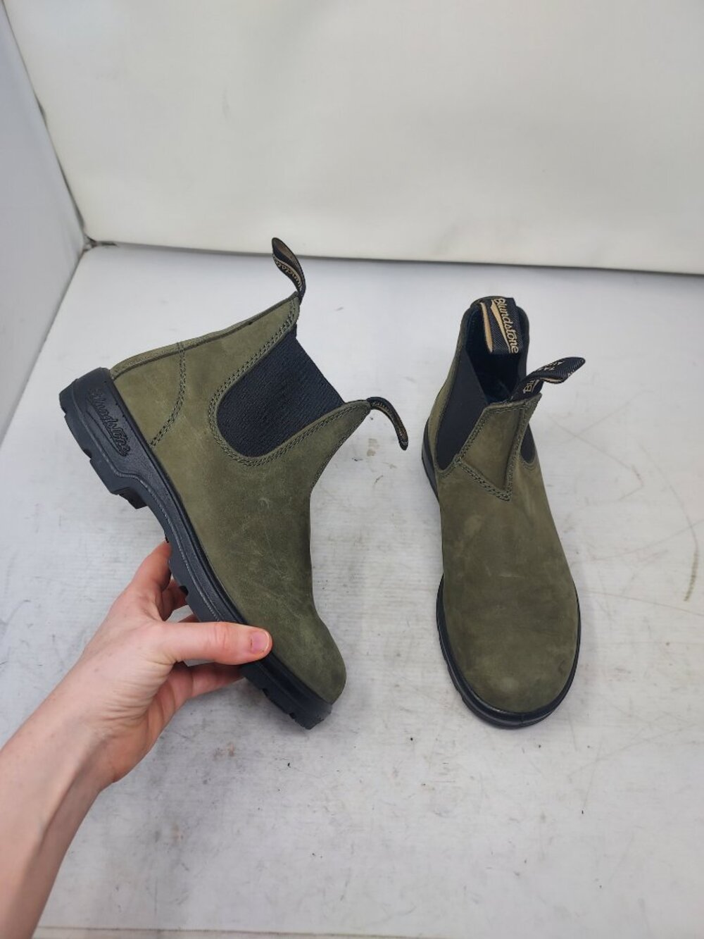 Blundstone WOMENS Chelsea Olive Green Boot